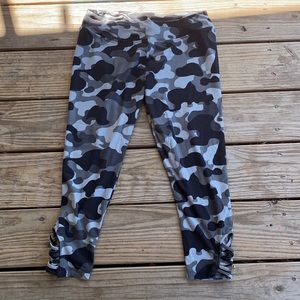 Hot kiss camo leggings